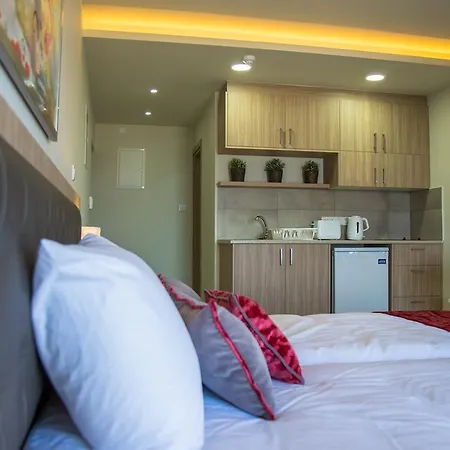 Aparthotel Zodiac 4*