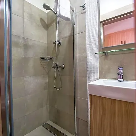 Zodiac Aparthotel 3*