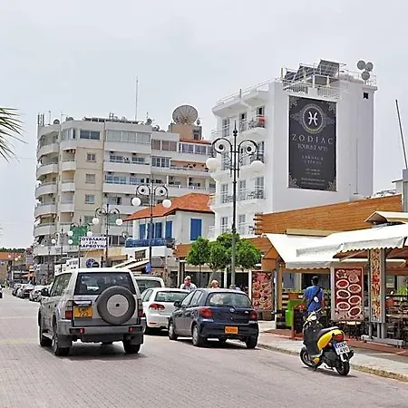 Zodiac Aparthotel Larnaca